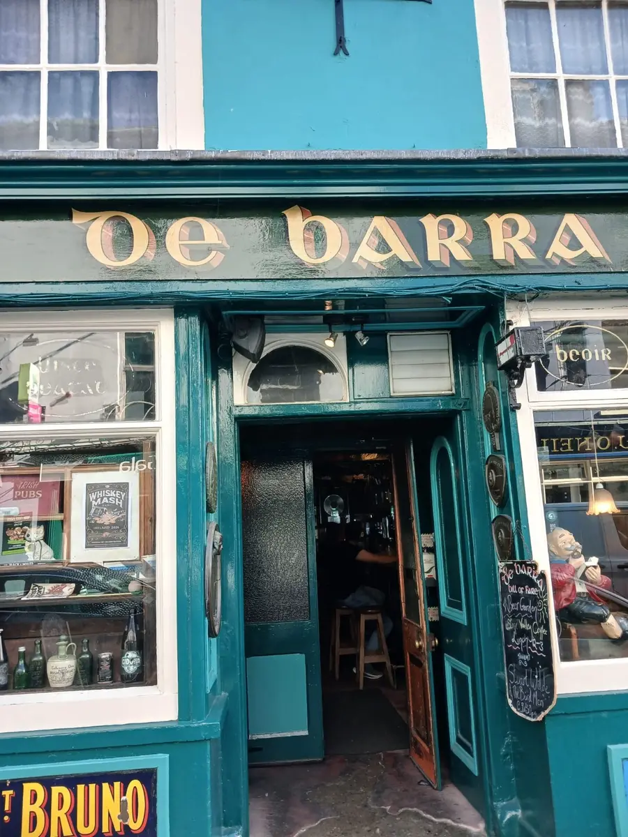 The colourful frontage of DeBarras Folk Club in Clonakilty