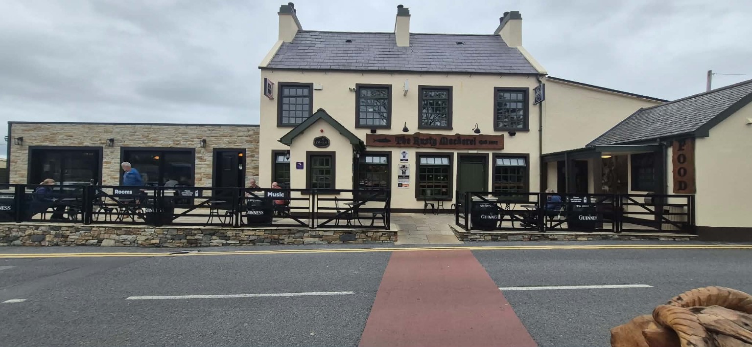 The Rusty Mackerel traditional pub and restaurant in Teelin, Donegal